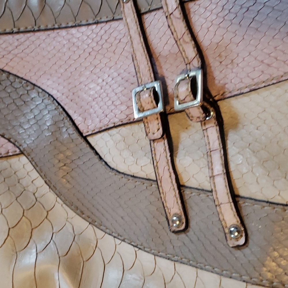 Great condition.  Pastel colors pink and gray. Plenty of storage. great details - Picture 3 of 14